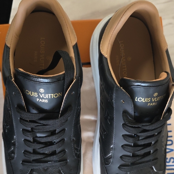 Louis Vuitton Black and White Men's Sneakers - Picture 5 of 6